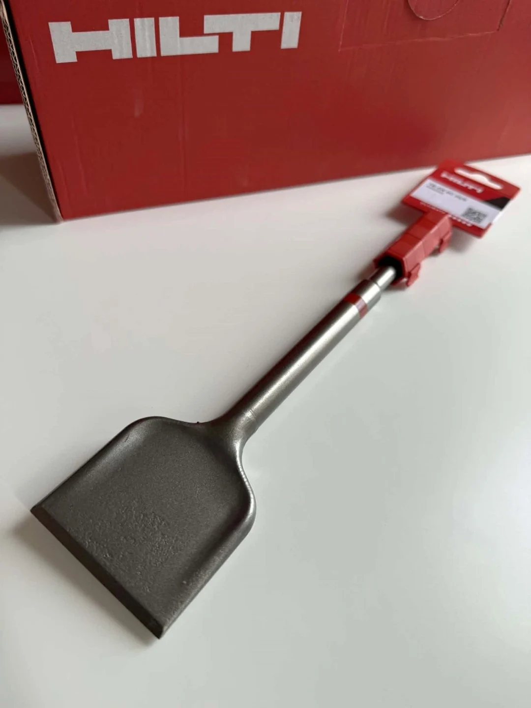Schräge Ansicht von breitem Blatt, Schultern und geradem Körper.